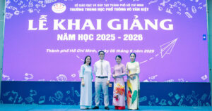 Các thành viên Tổ Lịch sử - Trường THPT Võ Văn Kiệt