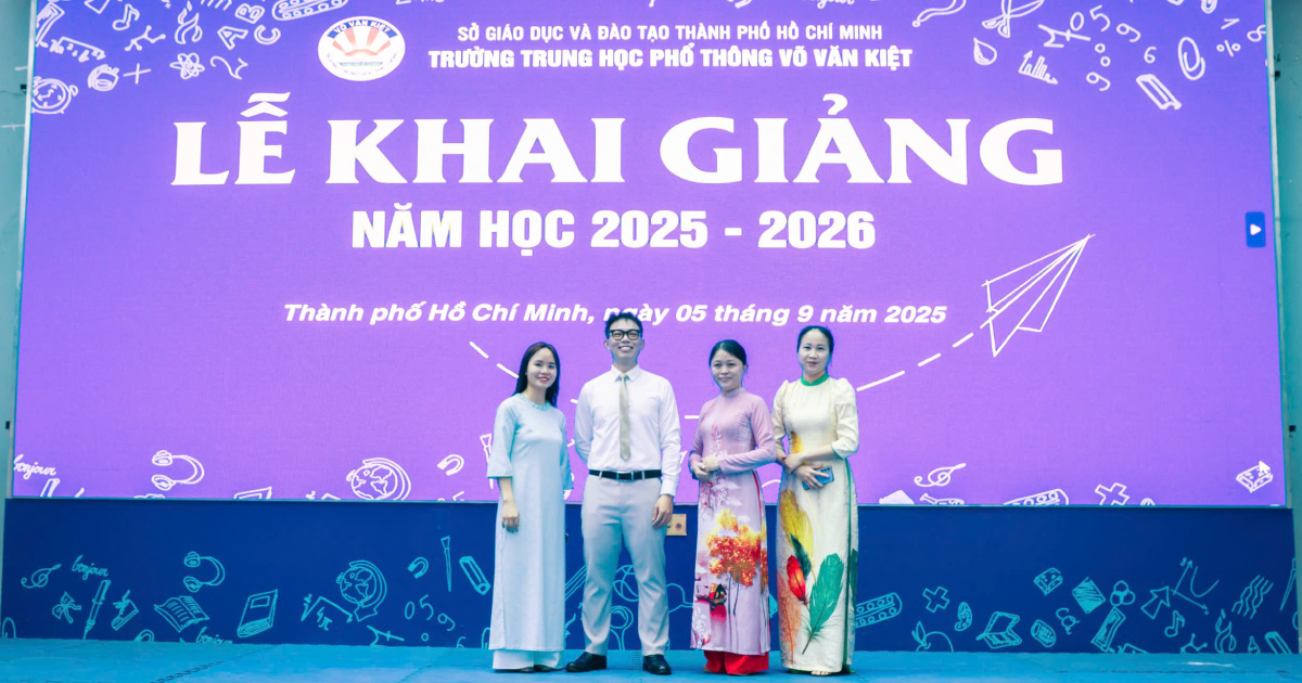 Các thành viên Tổ Lịch sử - Trường THPT Võ Văn Kiệt